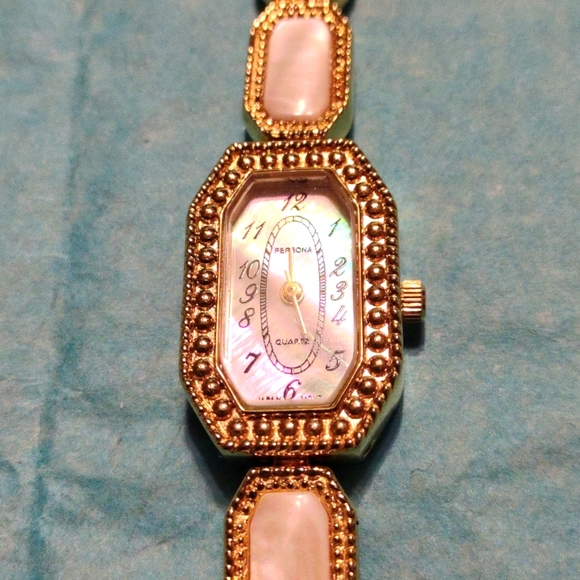 Beautiful mother of pearl persona quartz watch